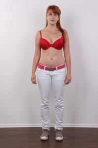 4. Download full pics of Ivana (24) from czechcasting.com