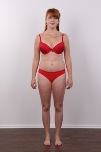 7. Download full pics of Ivana (24) from czechcasting.com