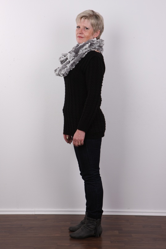 3. Download full pics of Jitka (54) from czechcasting.com