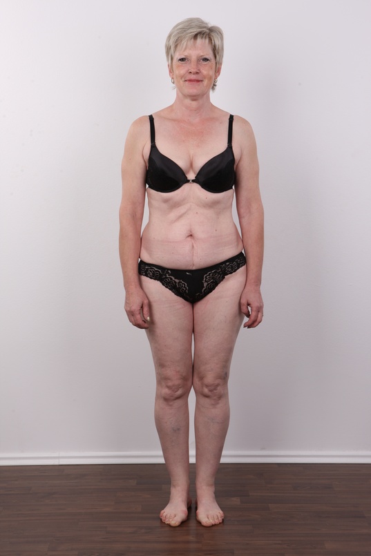 7. Download full pics of Jitka (54) from czechcasting.com