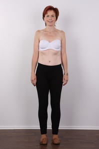 4. Download full pics of Veronika (39) from czechcasting.com