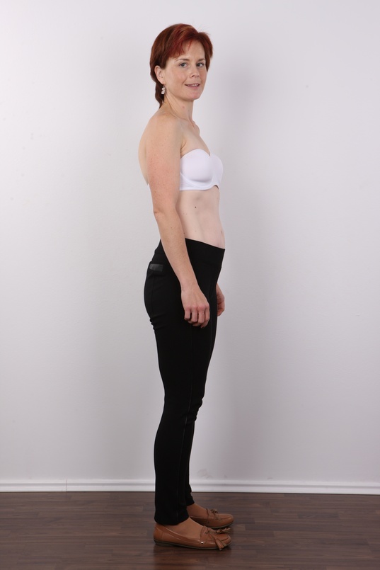 5. Download full pics of Veronika (39) from czechcasting.com