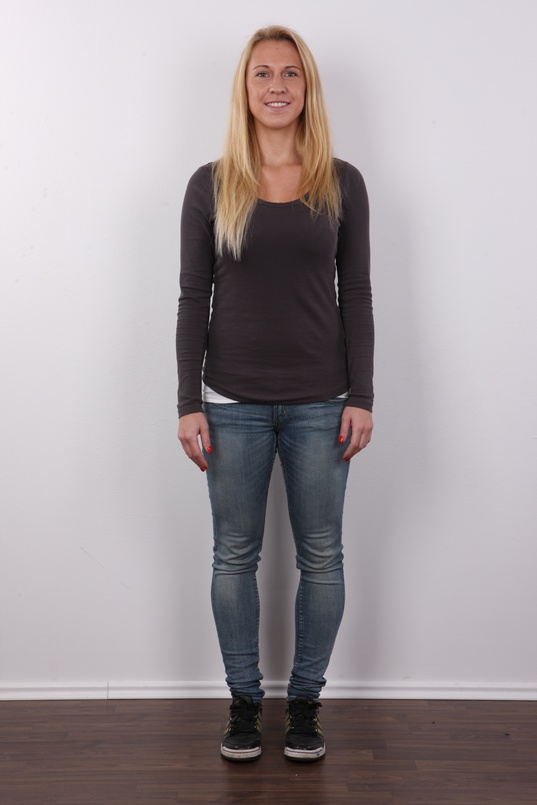 2. Download full pics of Lenka (26) from czechcasting.com