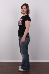 3. Download full pics of Iva (27) from czechcasting.com