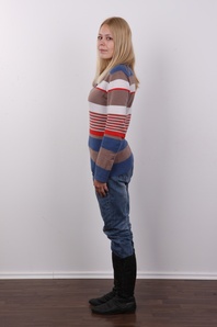 3. Download full pics of Pavla (22) from czechcasting.com