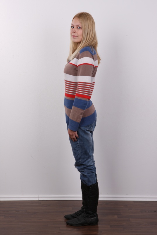 3. Download full pics of Pavla (22) from czechcasting.com