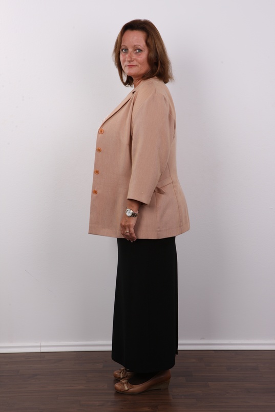 3. Download full pics of Marie (43) from czechcasting.com