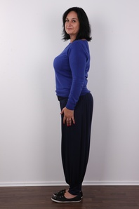 3. Download full pics of Alena (47) from czechcasting.com