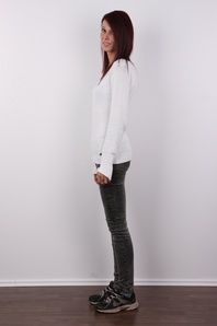 3. Download full pics of Nada (37) from czechcasting.com