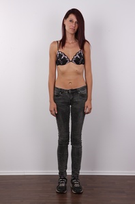 4. Download full pics of Nada (37) from czechcasting.com