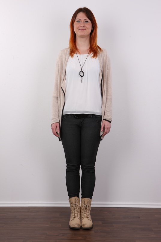 2. Download full pics of Renata (23) from czechcasting.com