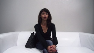 1. Download full pics of Zaneta (31) from czechcasting.com