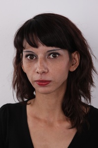 1. Download full pics of Zaneta (31) from czechcasting.com