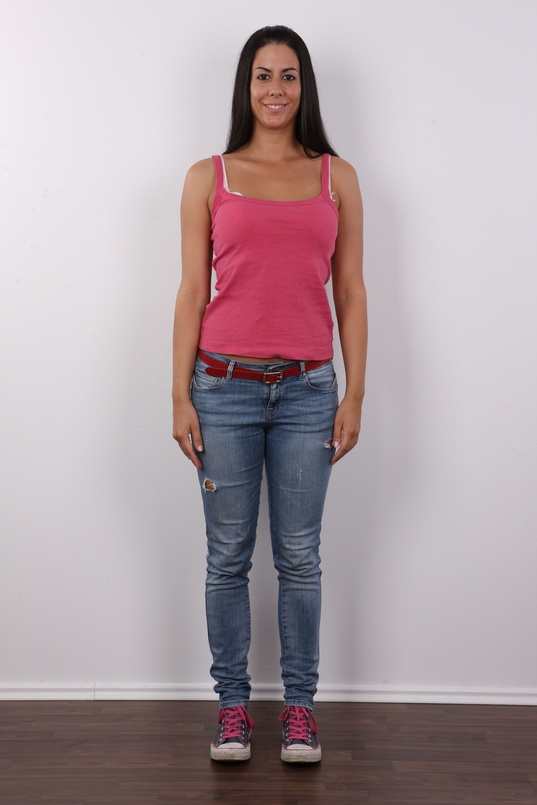 2. Download full pics of Vanesa (26) from czechcasting.com