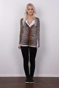 2. Download full pics of Monika (21) from czechcasting.com