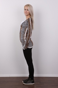 3. Download full pics of Monika (21) from czechcasting.com