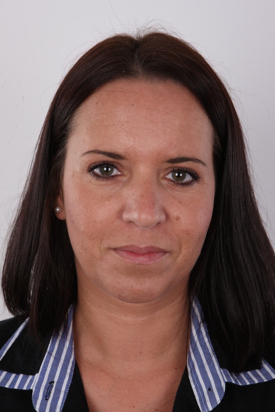 1. Download full pics of Petra (36) from czechcasting.com