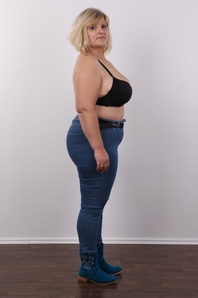 5. Download full pics of Sylvia (44) from czechcasting.com