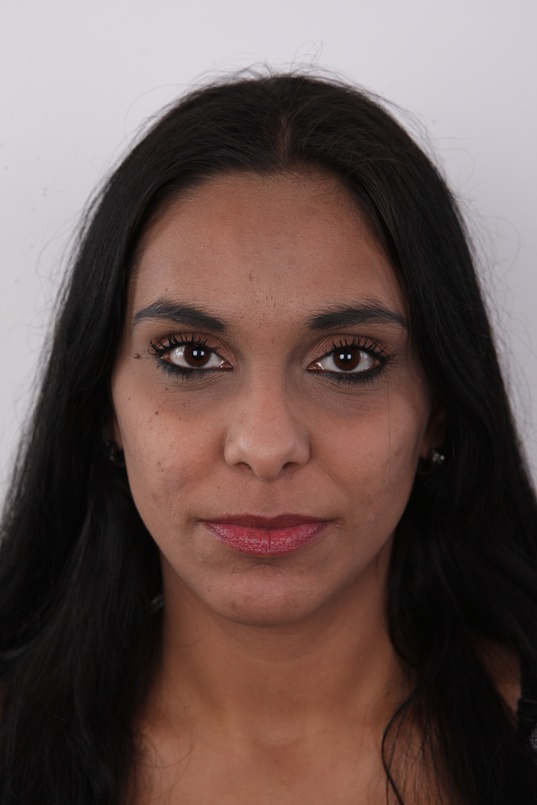 1. Download full pics of Monika (25) from czechcasting.com