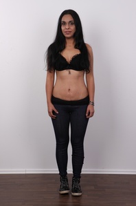 4. Download full pics of Monika (25) from czechcasting.com