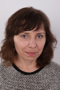 1. Download full pics of Marcela (48) from czechcasting.com