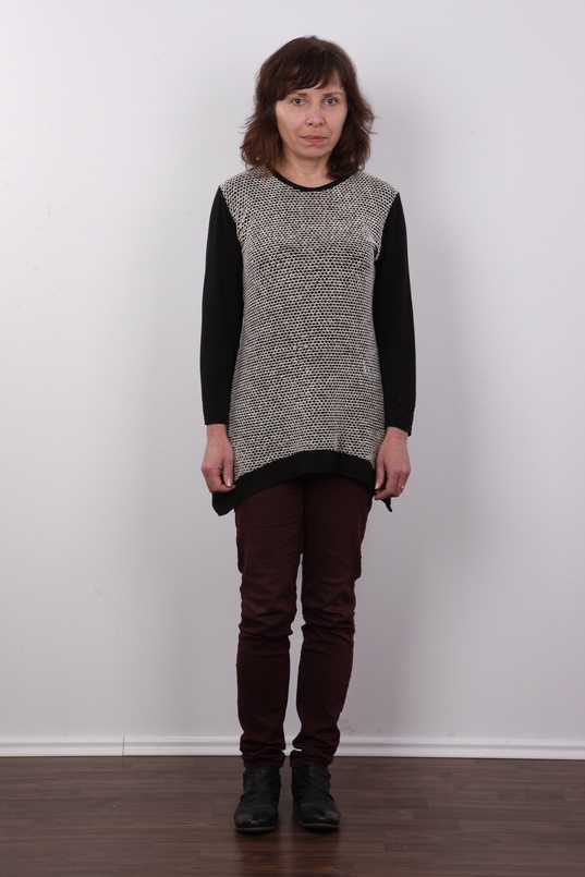 2. Download full pics of Marcela (48) from czechcasting.com