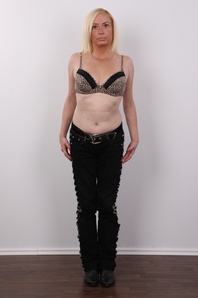 4. Download full pics of Monika (41) from czechcasting.com