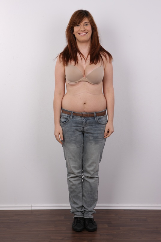 4. Download full pics of Martina (26) from czechcasting.com