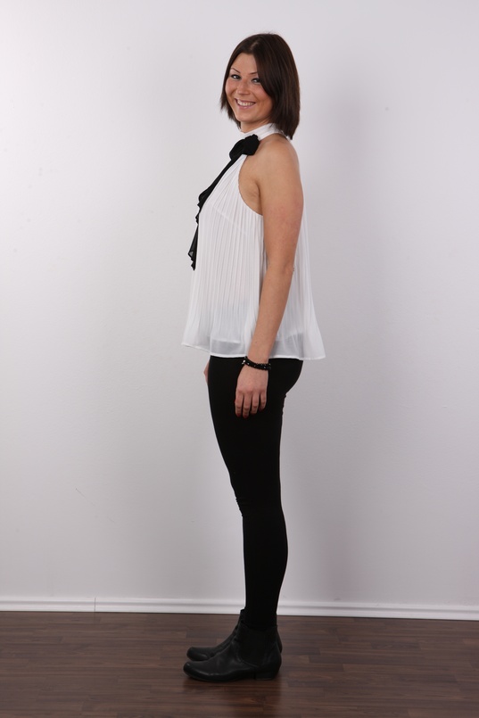 3. Download full pics of Pavla (26) from czechcasting.com