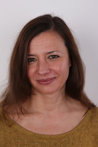 1. Download full pics of Stefanie (41) from czechcasting.com