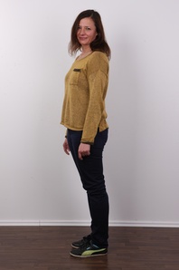 3. Download full pics of Stefanie (41) from czechcasting.com