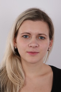 1. Download full pics of Ester (24) from czechcasting.com