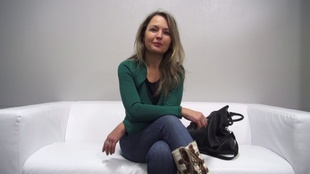 1. Download full pics of Jana (47) from czechcasting.com