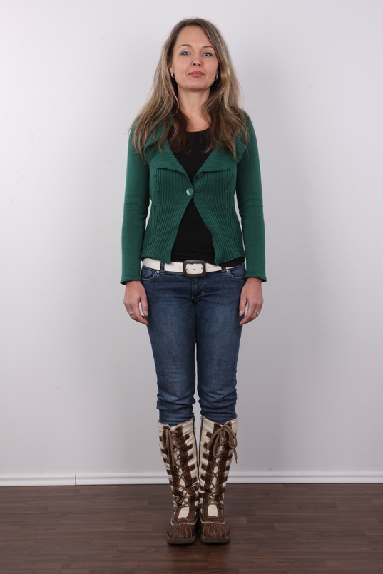 2. Download full pics of Jana (47) from czechcasting.com