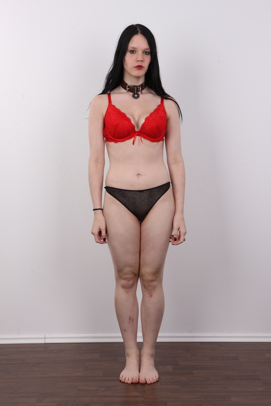 7. Download full pics of Jana (20) from czechcasting.com