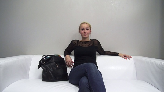 1. Download full pics of Lucka (22) from czechcasting.com