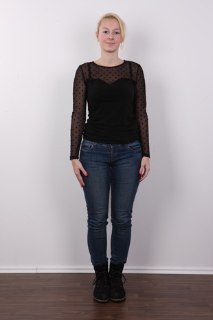 2. Download full pics of model Lucka (22) from czechcasting.com