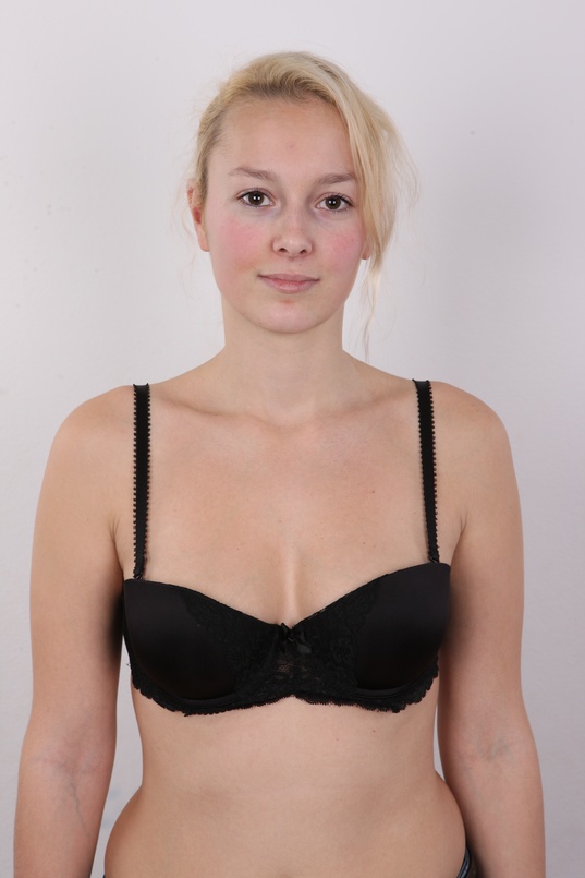 6. Download full pics of Lucka (22) from czechcasting.com