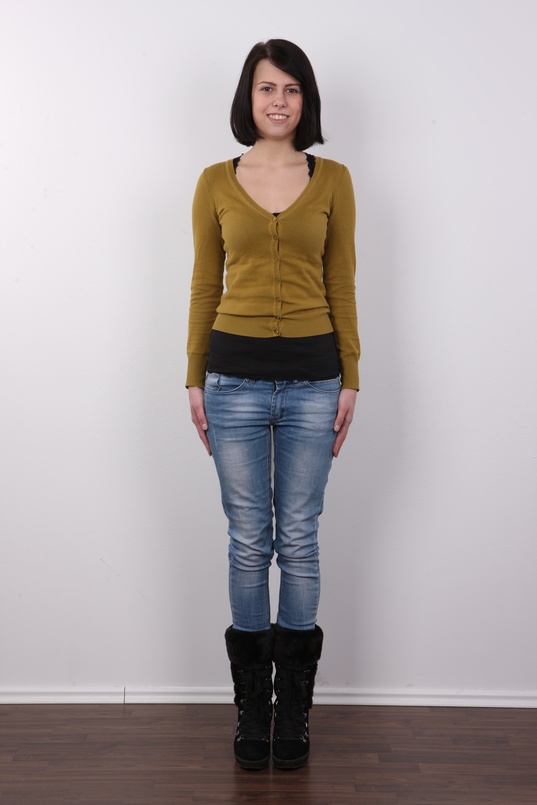 2. Download full pics of Lucka (21) from czechcasting.com