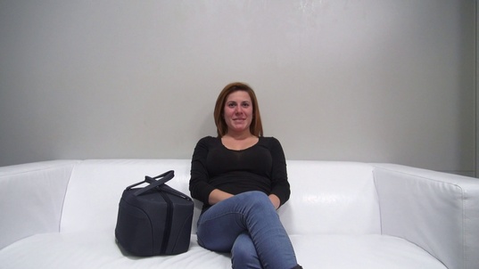 1. Download full pics of Veronika (19) from czechcasting.com