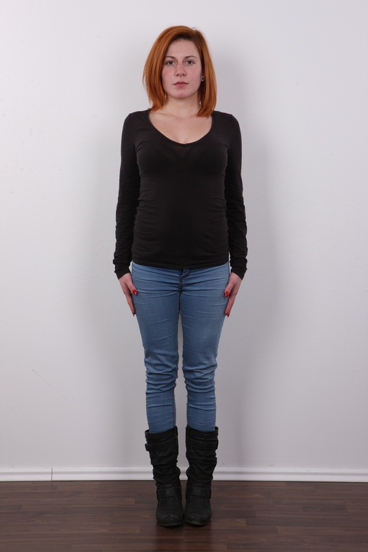 2. Download full pics of Veronika (19) from czechcasting.com