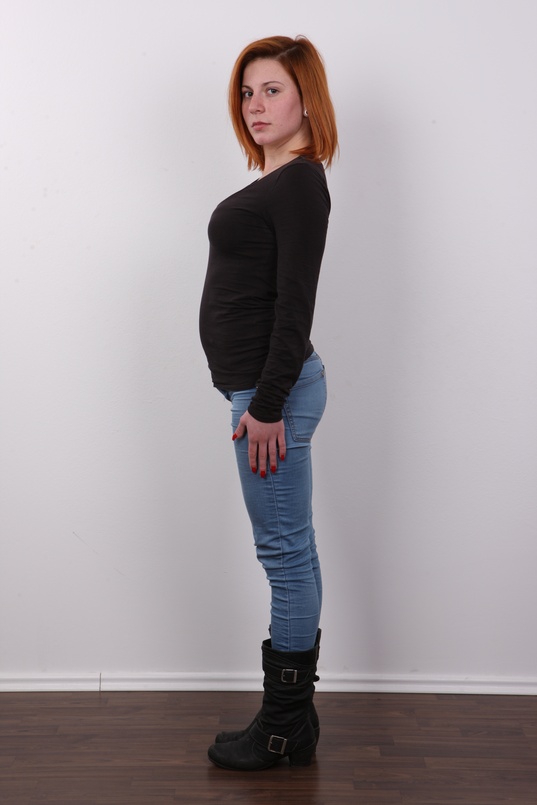 3. Download full pics of Veronika (19) from czechcasting.com