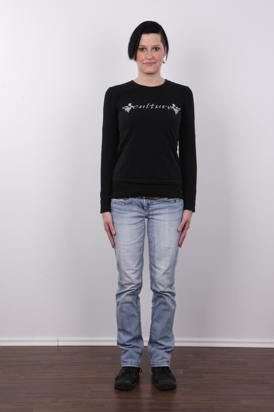 2. Download full pics of Miloslava (33) from czechcasting.com