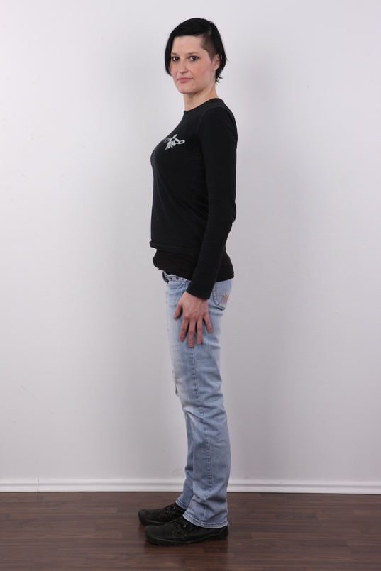 3. Download full pics of Miloslava (33) from czechcasting.com