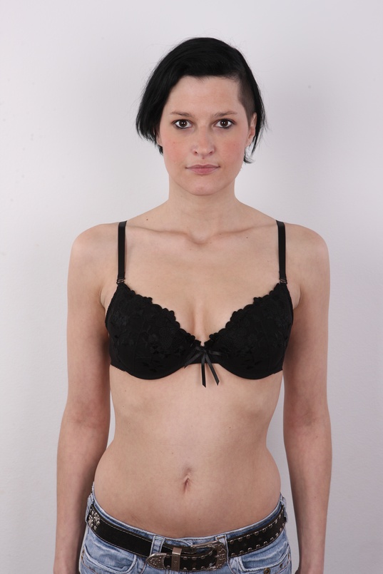 6. Download full pics of Miloslava (33) from czechcasting.com