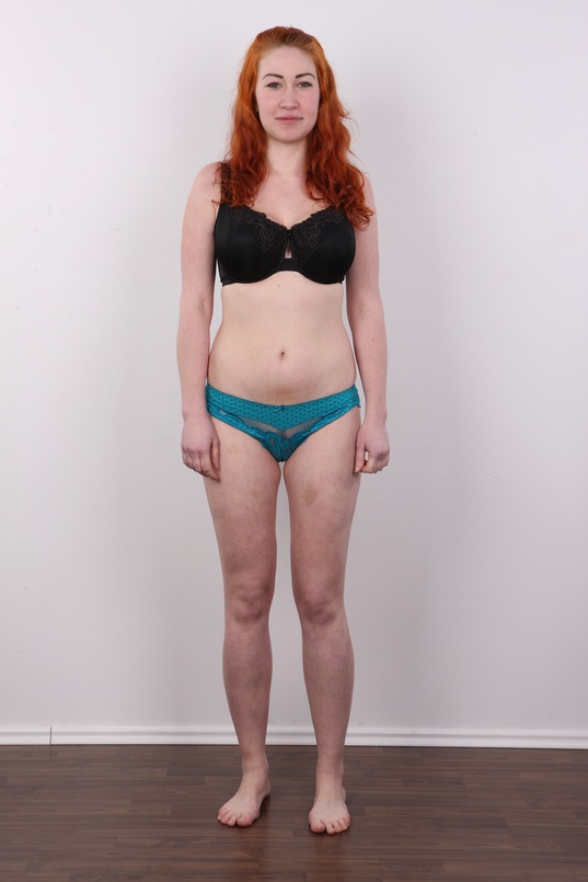 6. Download full pics of Sarka (24) from czechcasting.com