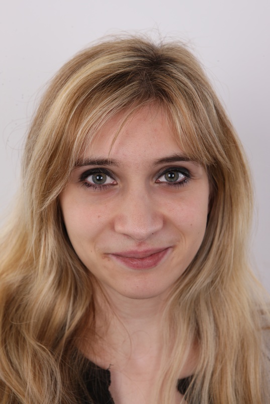 1. Download full pics of Olga (27) from czechcasting.com