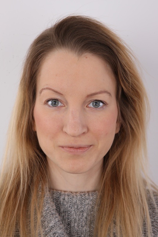 1. Download full pics of Lada (27) from czechcasting.com