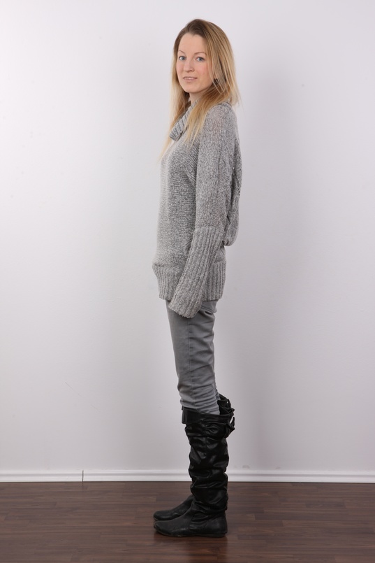 3. Download full pics of Lada (27) from czechcasting.com