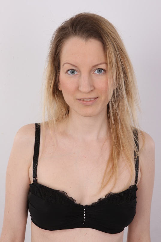 6. Download full pics of Lada (27) from czechcasting.com